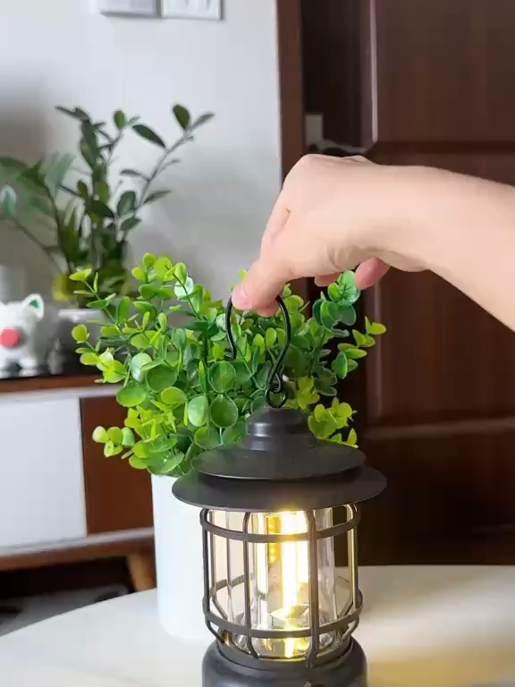 Đèn bão tích điện pin trâu làm đèn cắm trại, đèn ngủ, decor trang trí rất đẹp mà giá lại rẻ