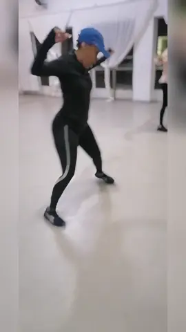 #Aerobics nothing beats #Oldschool and It will always be seen as 1 of the best fun and awesome #Workout #WorkoutwithReemay 200 monthly #Dmforinfo