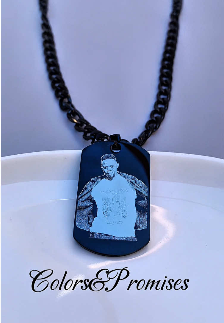 Gifts with true meaning and thoughtfulness ❤️ •BWP2️⃣8️⃣0️⃣ without picture engraving. •BWP3️⃣0️⃣0️⃣ with picture engraving. •4-10 working days order duration.🕚 •Spoil yourself and your loved ones 🥰 #customjewelry #tiktoktv #tiktokbotswanatiktoksouthafrica🇿🇦 #forhim #jewelry 