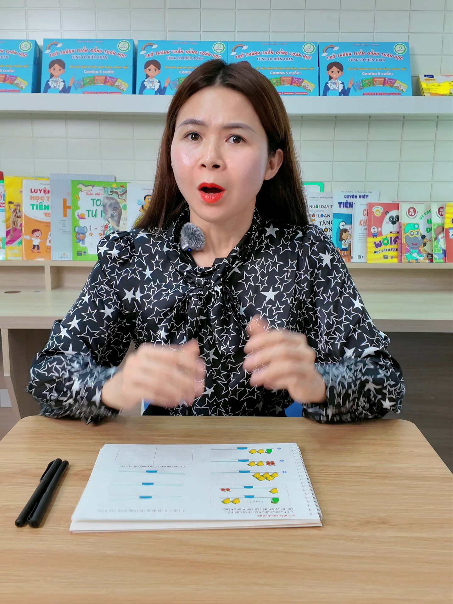 Tại sao ngồi bập bênh mà bên này cao hơn bên kia thấp hơn ?