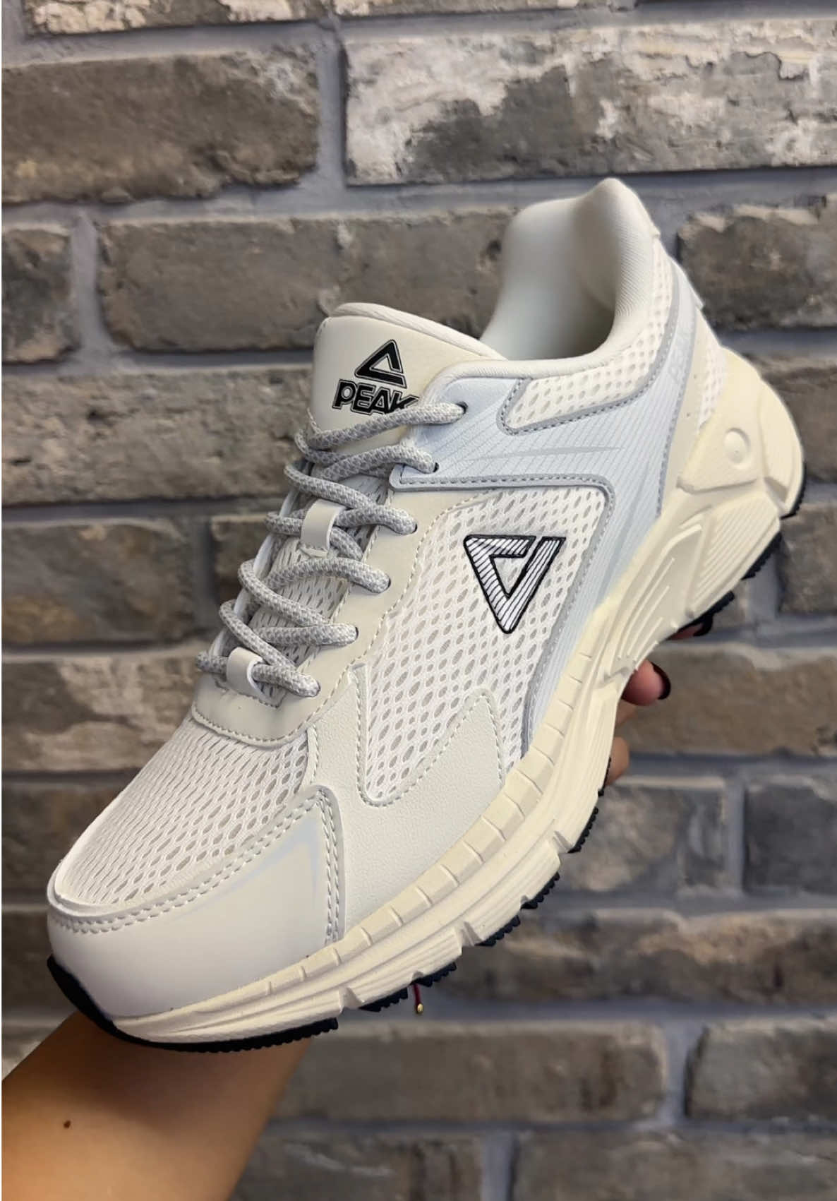 Running Shoes ba hanap mo? Try this OG-7000 for your next running journey! ✨✨ #peak #RunningShoes #Shoes 