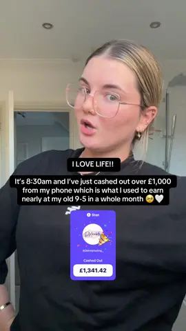 Ahhh I just love life!! 🙌🏻😭 Comment ‘FREE’ and I can show you exactly how you can do this too 🤍 #howtomakemoneyonline #digitalproducts #fyp #trendin 