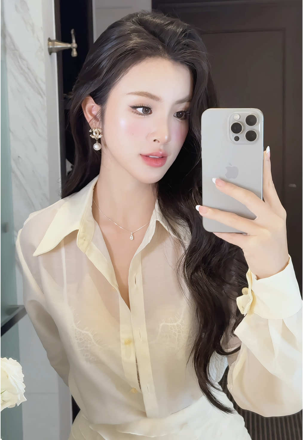 Nếu bạn không thể gỡ khúc mắc trong lòng, hãy thắt nó lại thành một chiếc nơ xinh 🎀  KS229A #khiet #masara #damthietke #setxinh 