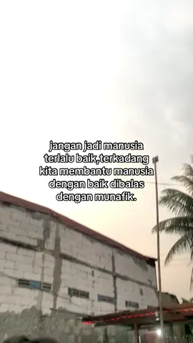 abaikan kepencet emot😭 #xyzbca #katakata #masukberanda #tongkronganmalam #munafik 