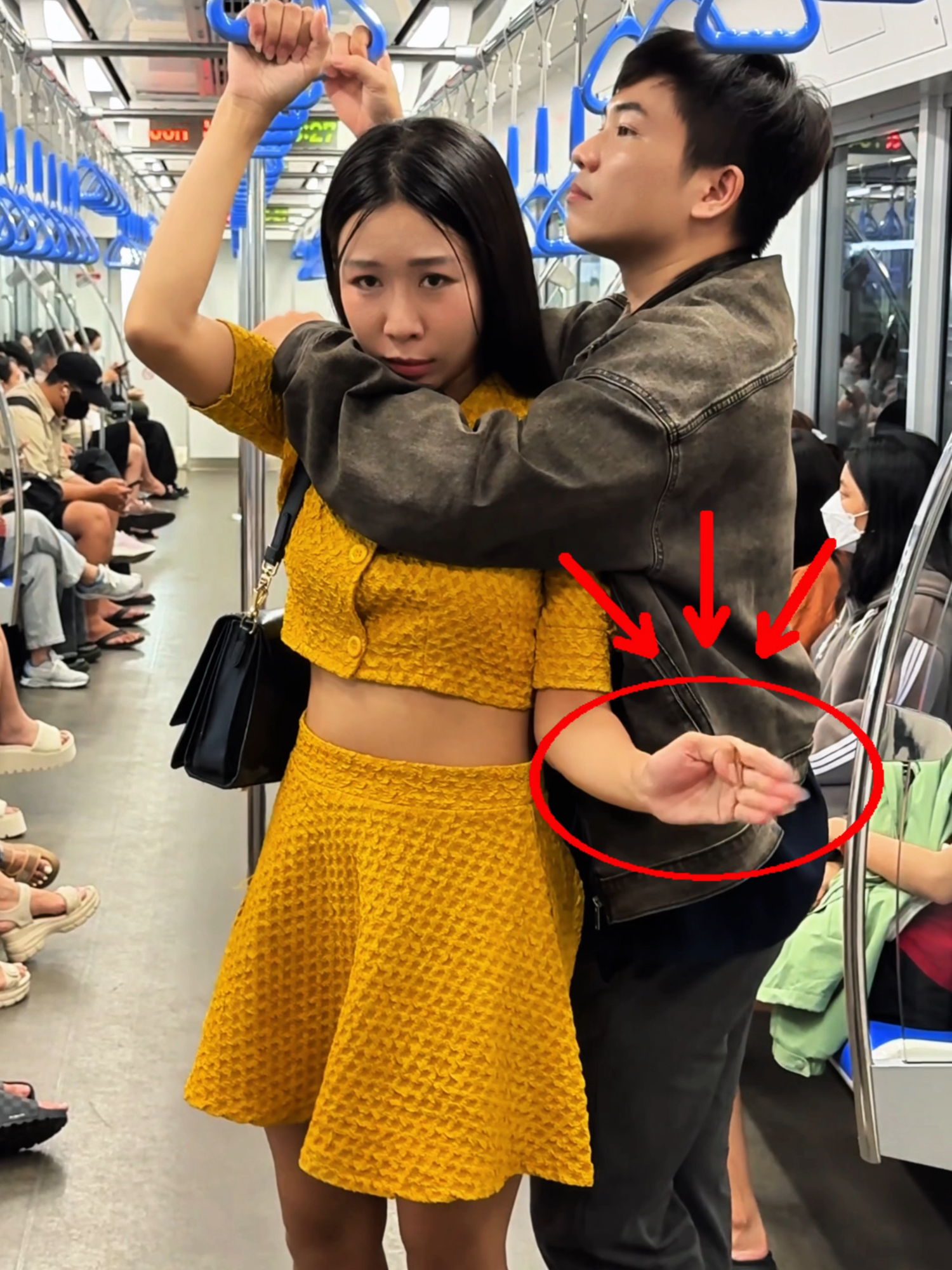 Rescuing a Girl on the Subway | ONEMAN #ONEMAN #KindnessMatters #StopAbuse #everydayhero