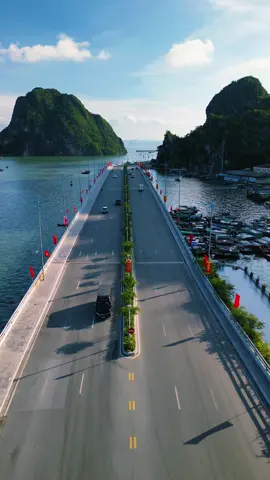 Con đường di sản (đường bao biển Trần Quốc Nghiễn chân núi Bài Thơ) #traval #duthuyen #halongbay #dulich #thebestofhalong 
