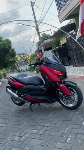 Si std ngotot cari temen 😋🤙🏻 #xmax #xmaxดิว่ะ #xmax300thailand #xmax250 #yamaha 