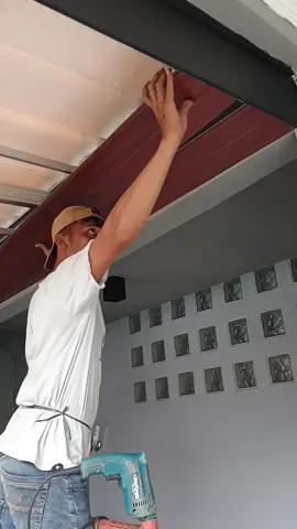 preses pemasangna plafon di rangka knaopi baja ringan#plafonpvc #kanopiplafonpvc #fypppppppppppp 