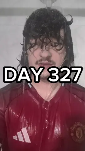 Day 327 of not cutting my hair until @Manchester United win 5 games in a row! 😳 #manchesterunited #hairchallenge #manunited #hairgrowth #rubenamorim 