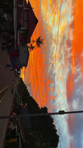 Sulit dijangkau tapi tetap memukau. #fyp #fypage #telukbintuni #senja #bintunipapuabarat❤️🔥 