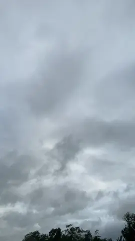 🌩️#mendung #langitaesthetic #view #vibessore #fypyourpage 