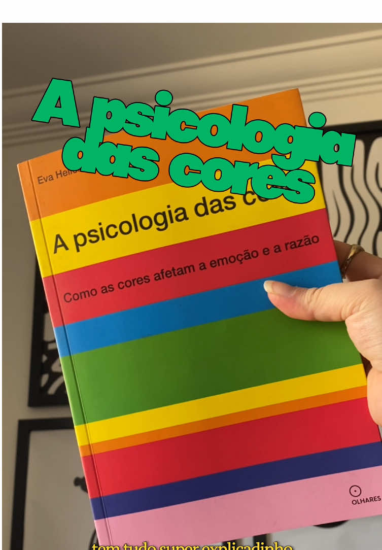 criar uma paleta perfeita é MUUUUUCHO mais do que só achar umas cores bonitas e juntá-las sem pensar no objetivo por trás 💅🏻💌💫🌈 #graphicdesign #visualidentity #colorfuldesign #colorpalette #designtok 