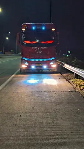 yo gass do kei strobo mata ben iso mlerok i 😁✌️ #fyp #fypシ゚viral #cctv_truck_indonesia #pesonatrukindonesia #pesonatemanggung #fawjh6 #sibasurya #promo #trukviral #tiktokaffiliate #strobomata 