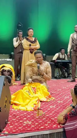 Igūrū rīa maūndū mothe we wī Ngai  Wīkaga magegania ūiyūrīte hinya Nanīkio ngoro yakwa īiyūire gikeno Nī kūmenya ndī nawe wī munduīrīri..  #Turī_a_Ngai. #WorshipMomentsWithDrSarahK 