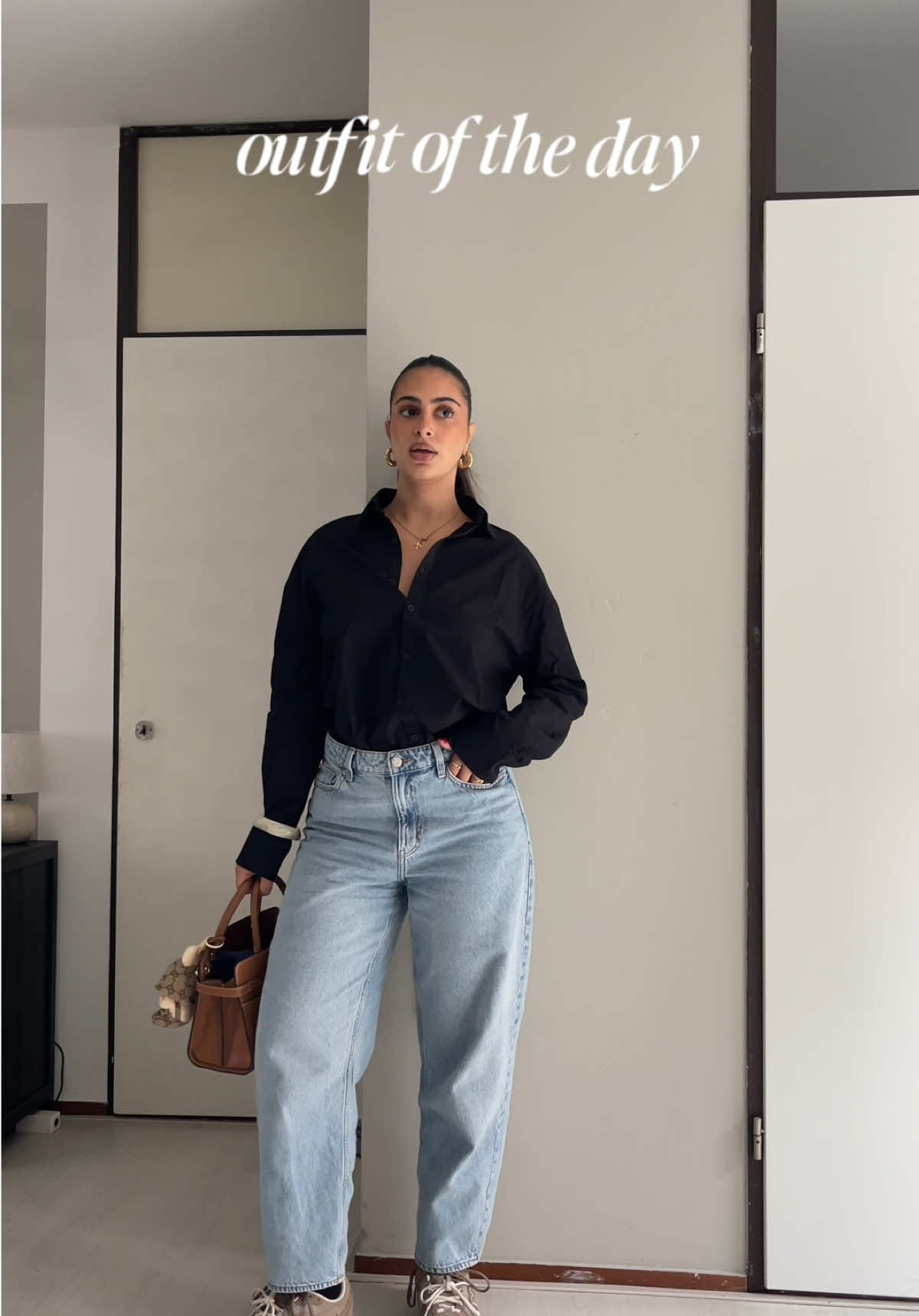 can we have a moment for the shirt?? @Showpo. 🫶🏻 #outfit #autumnoutfits #outfitinspo #outfitoftheday #OOTD 