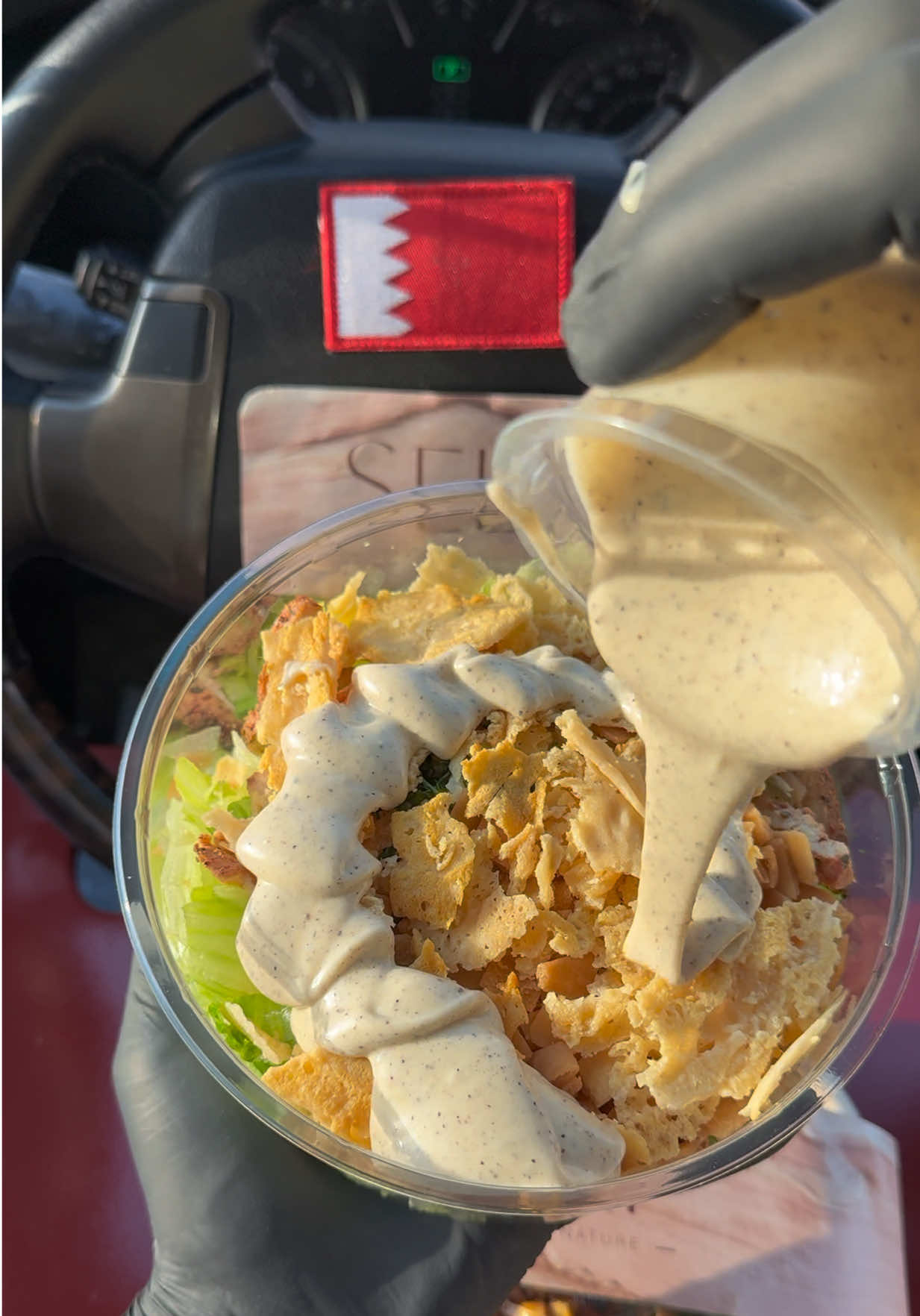 ‏SELF؟🇧🇭😍 مطعم يتميز بتنوع في الأصناف الصحيه و يقدم لكم  أشهى السلطات الصحيه 🥗 و ساندوتش و غيرها  بس نصيحه مني لك ضروري تجرب سيزر ترفل سلط  ياجماعه جباااره بمعنى الكلمه🔥😍 و بعد عندكم الساندوتش ترافل لذييذ 🌯😋 و انصكم تجربونهم   و عليكم بالعافيه ❤️ 🔸 حساب المطعم :@selfeatery 🔸موقع المطعم: الرفاع الغربي📍 🔸 متواجدين على تطبيقات التوصيل 🛵 #سلطات#صحي#اكل_صحي#ساندوتش#البحرين🇧🇭    