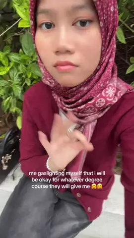 degree is coming geys 😣😣 duit tak banyak lagi ni nak sara hidup 😣😣 maut semakin hampir #upu #degree 