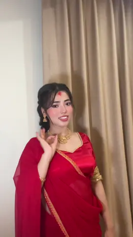 Laal color ki saree me kudiye tuh  