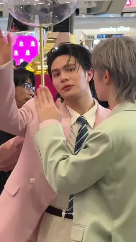 ฮงให้อ้วมส่งจุ้บฟคอ่อ😚 #williamjkp #hongshihoshi #LYKN 