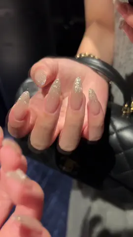 Newmynail‪♡.*･ ラメはシルバーになりすぎないように多色のラメも混ぜていい感じにしてます✧*｡ #セルフネイル #ネイルデザイン #岐阜ネイルサロン #名古屋ネイルサロン #キラキラネイル 