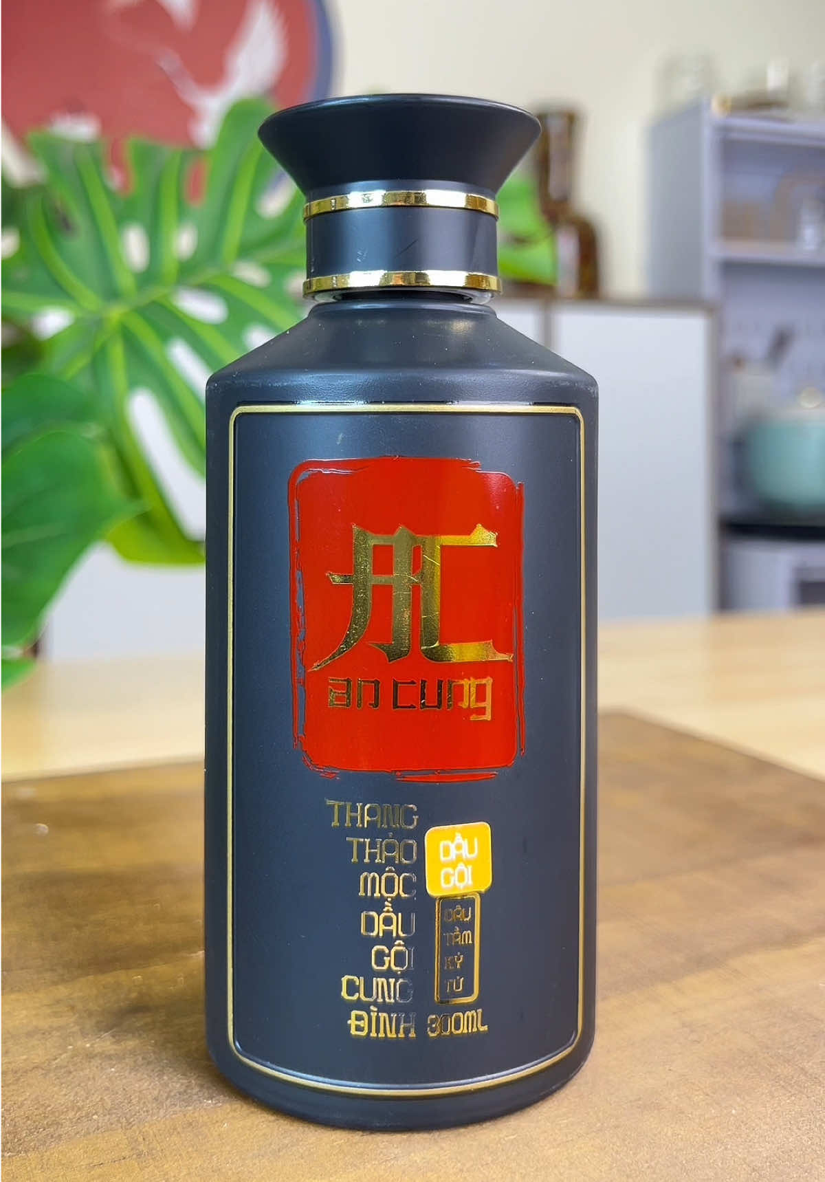 E dầu gội tui mê nè mấy bà. Kiên trì siêng gội e nó tầm 5-7 lần thôi là đã thấy tóc đỡ rụng và chắc khoẻ hơn rồi đó nha #luuluutham #review  #ancung #tocdepcungdinh #daugoiancung 