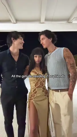 Girl math is 1 girl + 2 boys = perfect match ✨@Mirko Caroletti @lucamarianobili_ #viral #trouple #lovetriangle #hottok #bigboy 