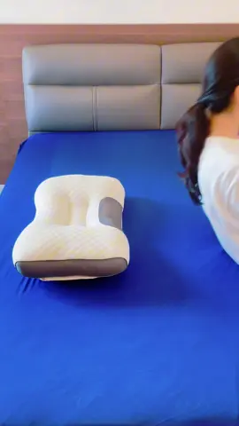 This pillow will help you sleep soundly at night!#SleepMemoryFoamCervicalPillow#ergonomicpillow#orthopedicpillow#memoryfoampillow#relieveneckpain