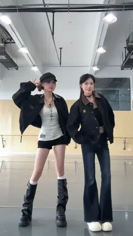 拍了一个小时的伯虎说dj#伯虎说dj  #七夕当然要穿琥珀流光风啦#琥珀系 #琥珀流光 #loopk87 