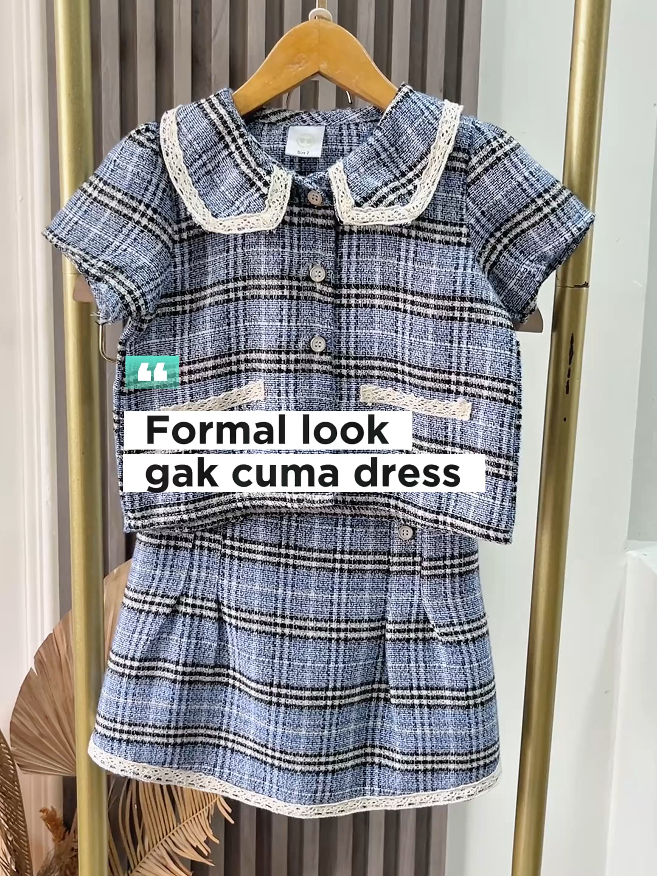 Siapa yang kalau ajak Si Kecil ke acara formal suka pakein dress? Tau gak, kalau pakai setelan anak juga bisa loh~ Salah satunya Donna set ini😍 #marvesbaby  #brandlokal  #outfitanak  #marvesbabymodelhunt #rekomendasioutfit  #bajuanak  #rekomendasi  #sikecil  #ootdanak #no1bajuanakkoreanstyle  #setelananak  #donnaset