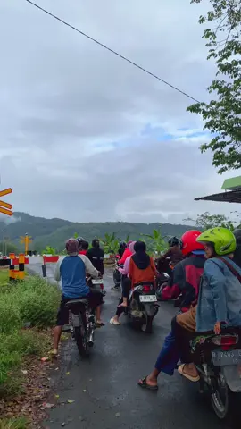 Iki lagu opo sumur si, kok jeru temen #kebasen #banyumas #banyumas24jam #banyumasvibes 