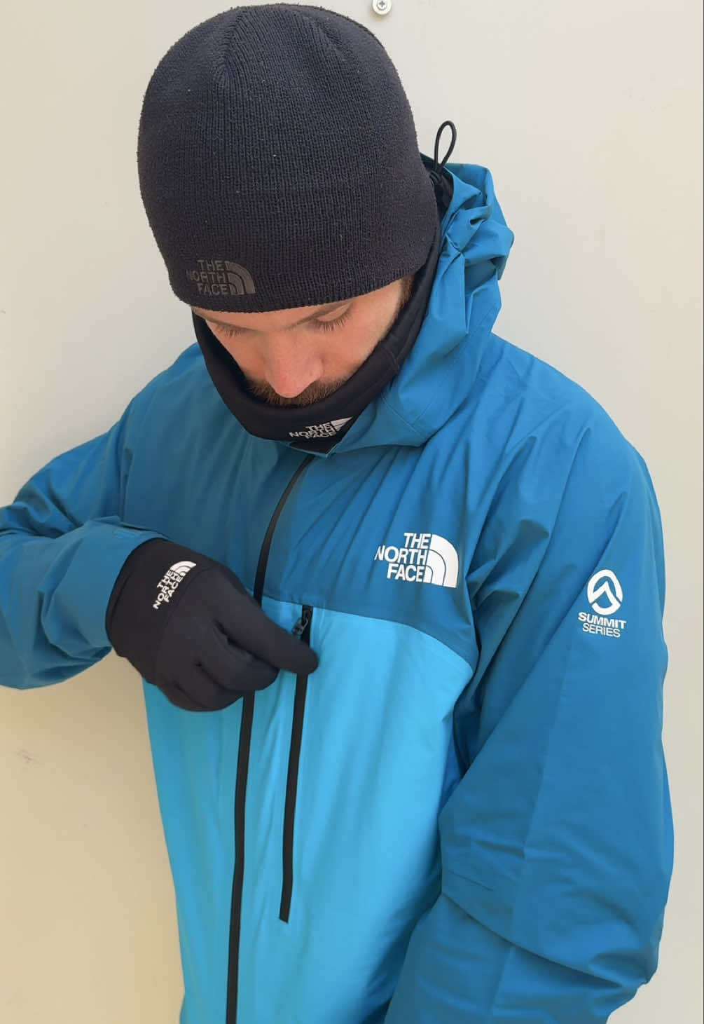 🥶 The Summit Torre Egger FUTURELIGHT Jacket 🏔️❄️ Engineered for the world’s harshest alpine pursuits. • Ultra-Light 3L Waterproof – Maximum protection, minimal weight. 💧 • Breathable Design – Laser-cut micro-perforations for airflow. 🌬️ • Articulated Fit – Moves naturally with your body. 🏃‍♂️ • Helmet-Compatible Hood – Full adjustability for climbing comfort. 🧗‍♂️ @thenorthface_europe @thenorthface  #mountain #thenorthface #asmr #asmrunboxing 