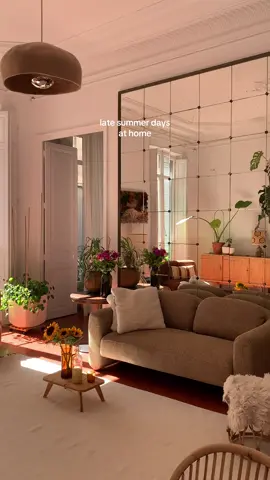 Mood at @celine.sathal’s : 🌻🌞☕️  #interiordesign #apartmenttherapy #architecturedesign #marseille 