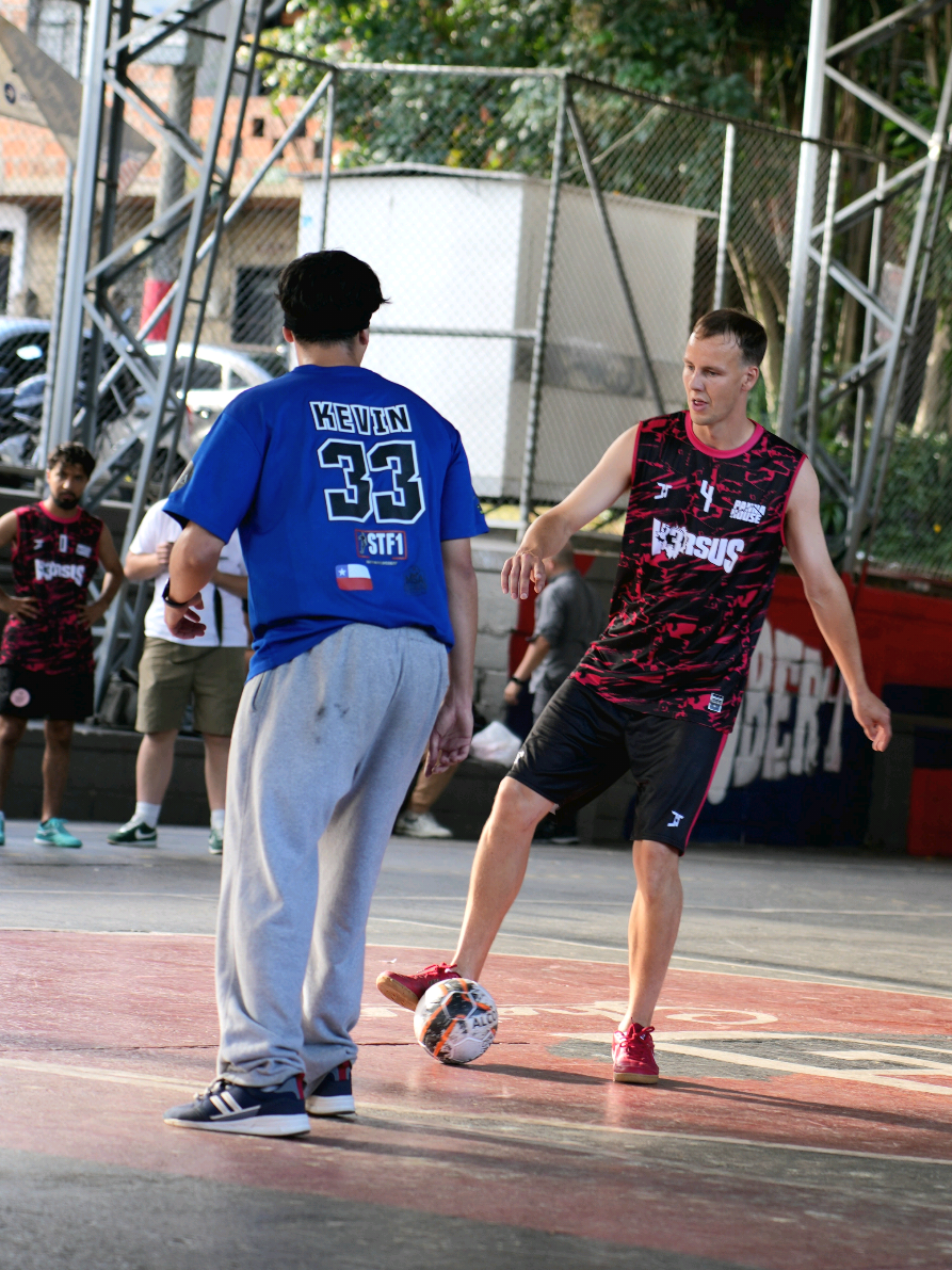 El Arte Del Fútbol 🎨🔥 #ISFA  @jacobcorneliusen @Pannahouse @FUTTO @ISFA  #ISFAWorldTour #3v3 ##streetfootball #7futsal 