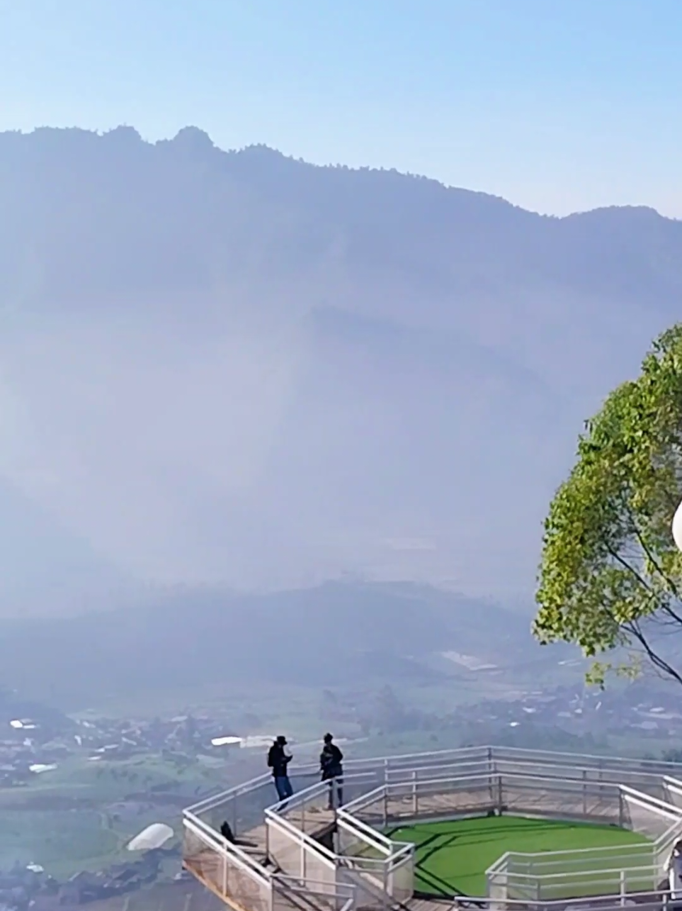 Kapan terakhir main kesini?😁 #pintulangit #tamanlangit #dieng #wonosobo #jawatengah #naturetiktok #fyp 