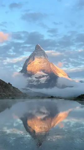 Mountain Matterhorn🇨🇭 #view #trends #Hiking #wildcamping #travelling #schweiz #nature #mountains #lake 