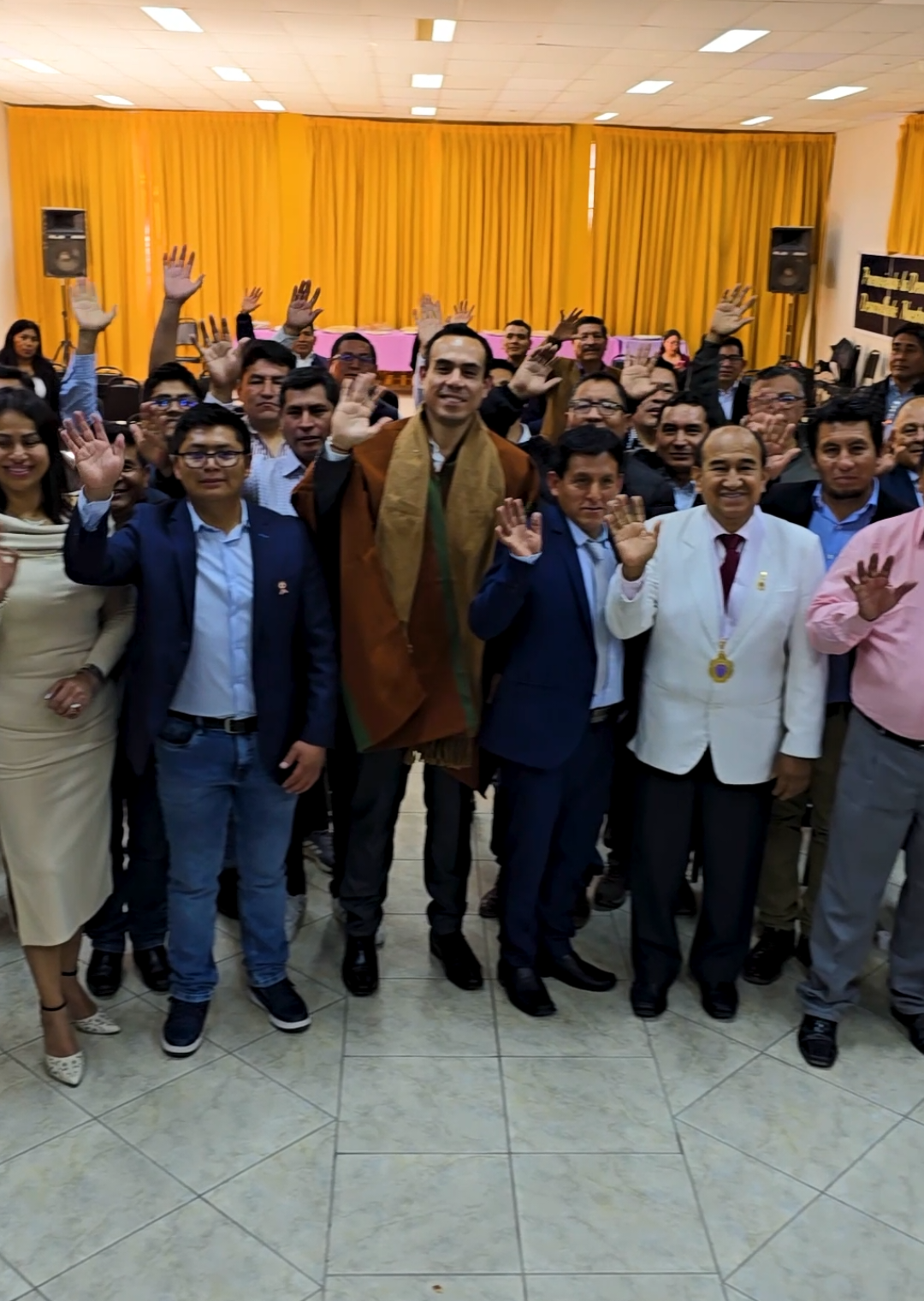 🏛️ Semana de Representación en Ica 🇵🇪✨ 🤝 En una mesa técnica con alcaldes de Huancavelica, Ayacucho e Ica acordamos el primer Pleno Temático Municipal. 💪 Un paso histórico para fortalecer a nuestros gobiernos locales. @Congreso de la República  #SemanaDeRepresentación #Municipalidades #JoseJeri #PlenoMunicipal #Descentralización       