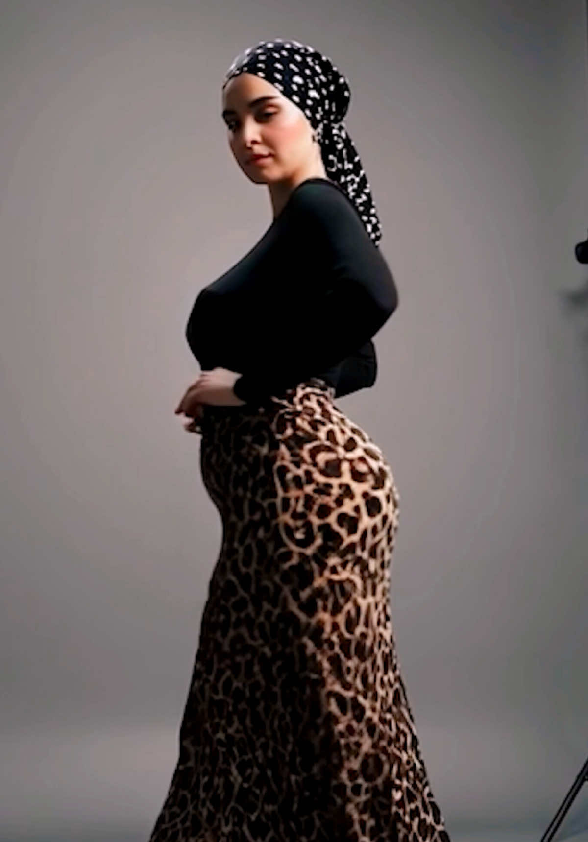 #HijabFashion #tightdress #curvymodel #fashiontiktok #officestyle 