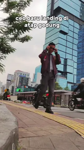 Walopun turun dari helikopter  Ceo tetap merakyat  #Reels #fyp #ceo @kitchensetjkt 