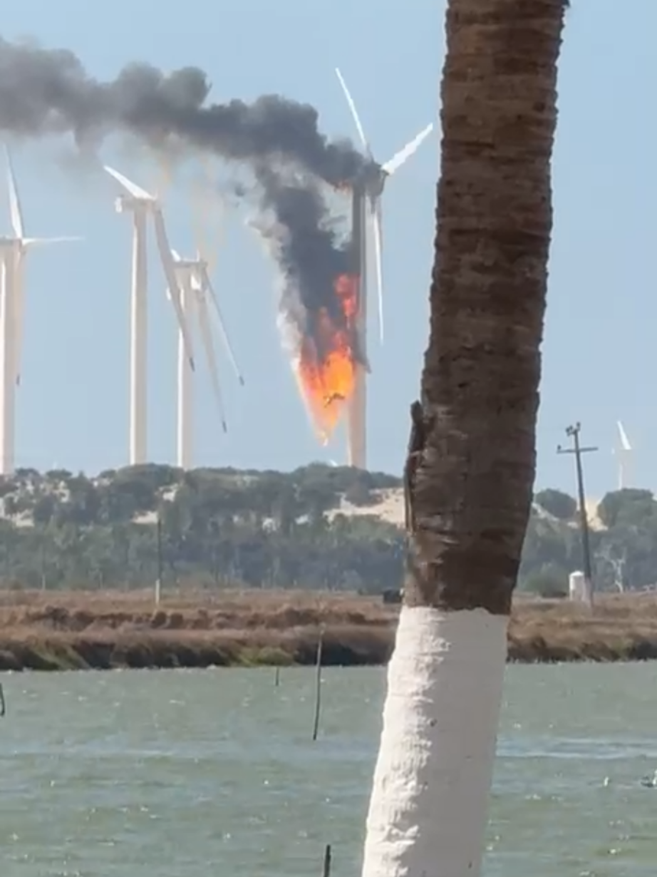 Vídeo assustador da turbina eolica que se destruiu no Ceará 😨😬
