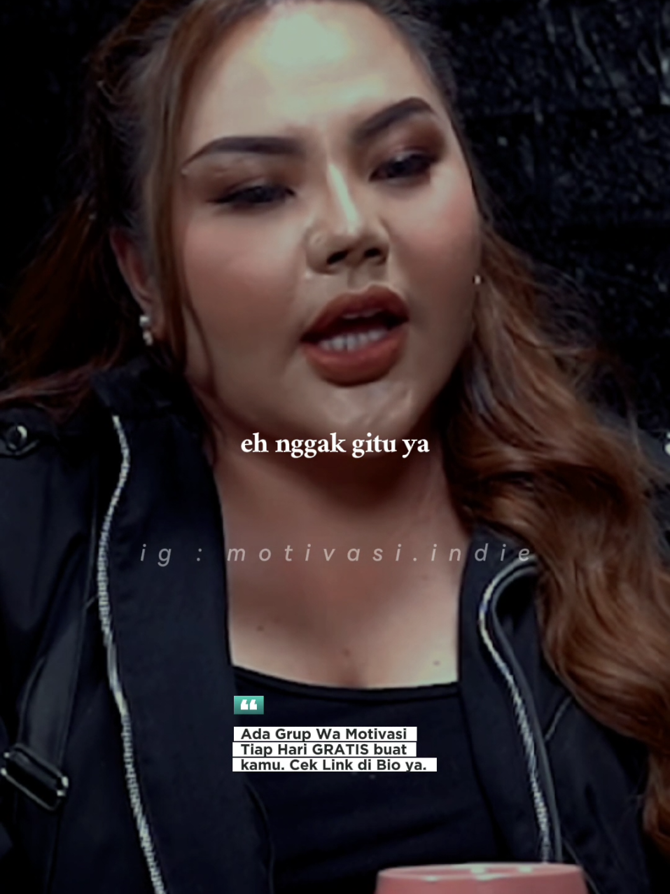 Lisa sampe minta test DNA ulang… Segitu dalemnya luka dari overthinking & ditolak.   Kalau kamu pernah ngerasa nggak cukup, nggak layak, atau nggak diakuin, cek link di bio ada Grup WA Motivasi GRATIS Tiap Hari Buat Kamu. 🤍 #lisamariana #ridwankamil #onadioleonardo #motivasi #motivasihidup 