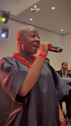 Elastic Heart - Shyne Band (Sia cover) live at Nonye & Melvin’s wedding reception  Lead vocals - Joy Brown  Abuja Continental Hotel Planned by Allure Events  Audio MxM - 🎥 @Martin Nworgu  #elasticheartchallenge #elasticheartcover #elasticheartigboversion  