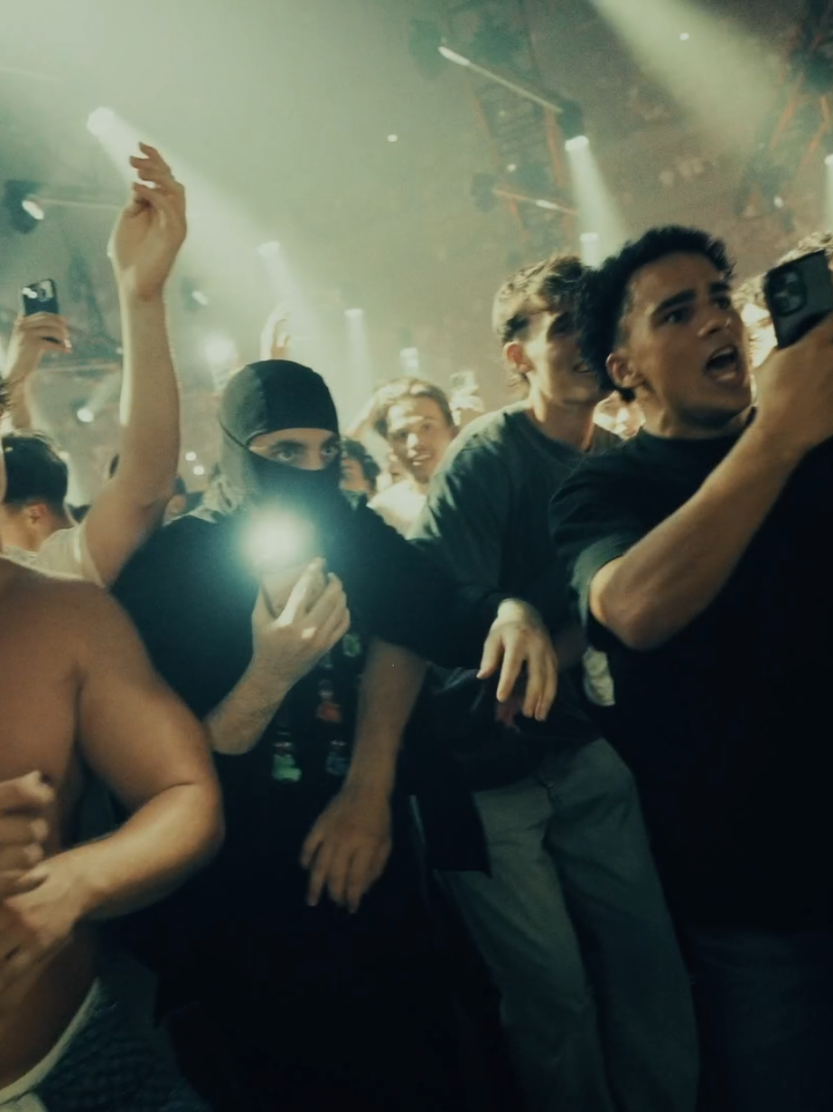 KNIFE TALK #drake  #cologne #concert 