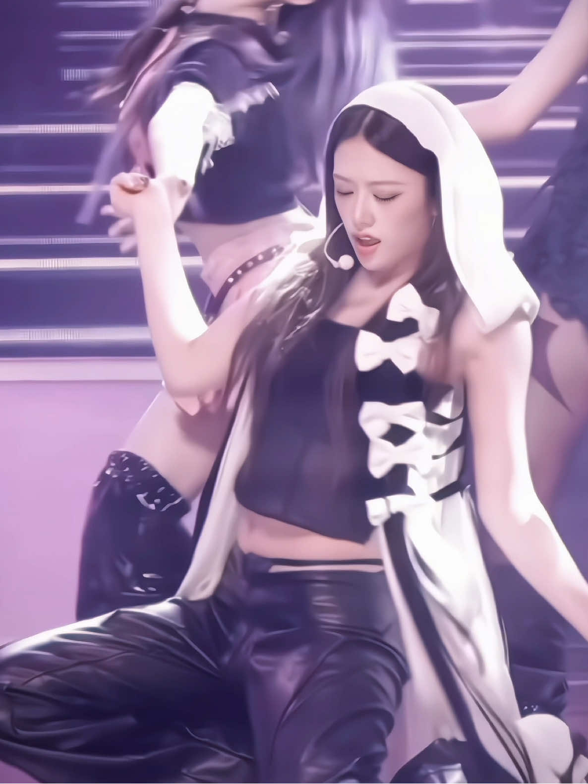 First fancam of XOXZ era..oh i live for yujin’s fancam 🔥 #anyujin #안유진 #ive #iveyujinedit #fyp 