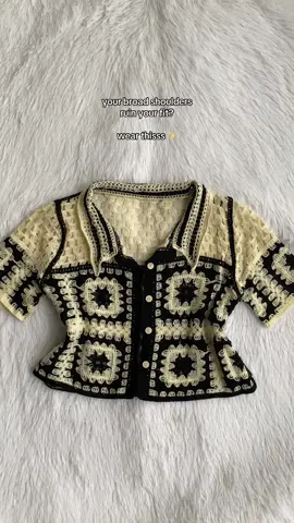 no more broad shoulders🤭 #blazer #blazeroutfit #blazerstyle #crochettop #fyp 