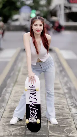 เรามันคนง่ายๆ กลางถนนก็ได้ ทางม้าลายก็ดี😁