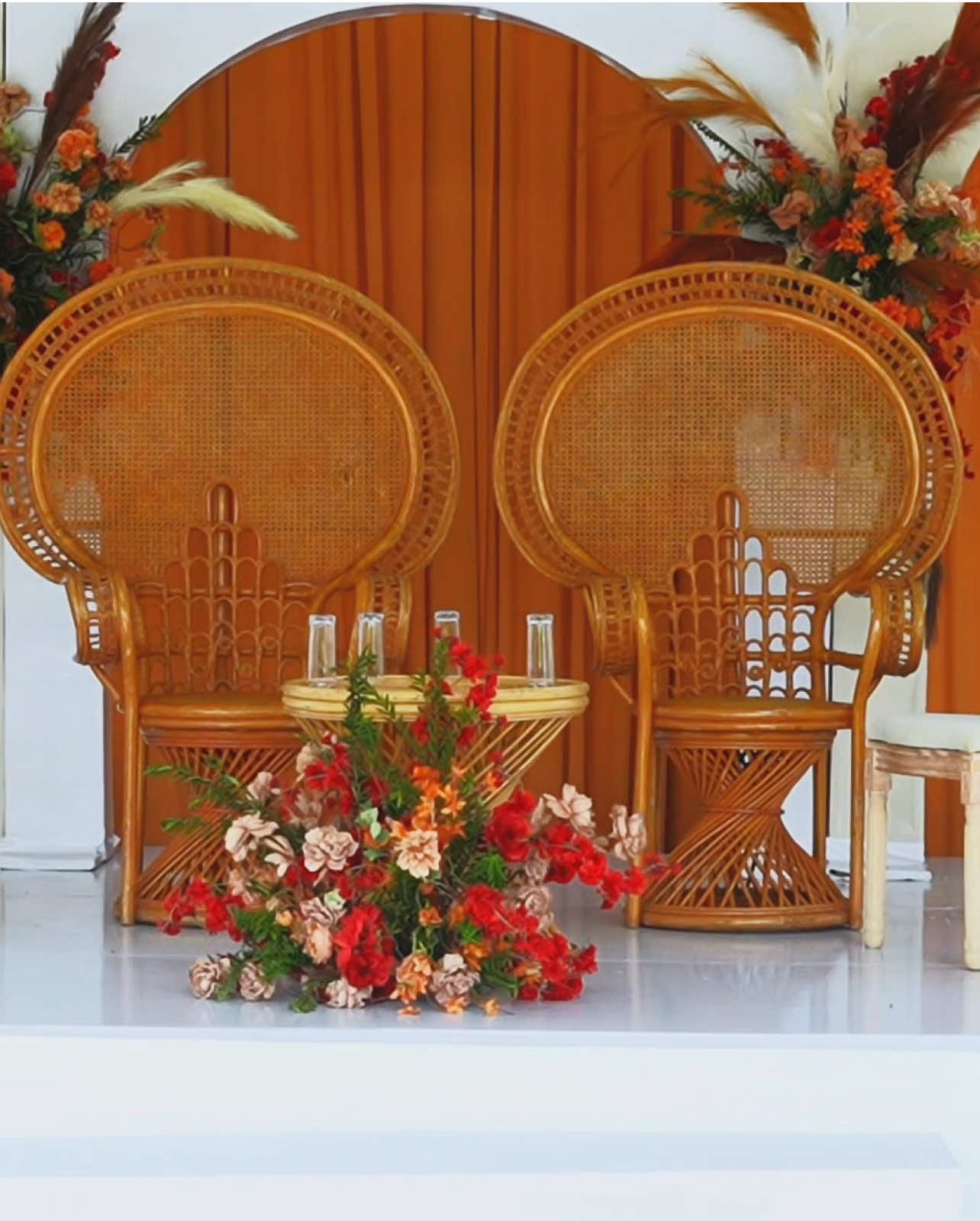 This set up isn't just decor,its an experience,well done with details that bring out the beauty of what love is,made with honor to celebrate the union of two souls into their forever #weddings #mejasanweddings #luotraditionalwedding #nyombo #luo #TraditionalWedding #KenyanWeddings #DowryCeremony #kisumubestphotographer #kisumuweddings 