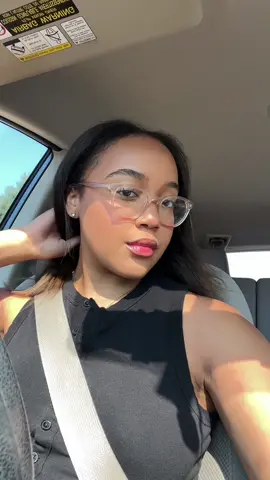 looking to be YOUR new fav influencer 🫵🏽 #contentcreator #blackgirltiktok #college #gradschool #microinfluencer 