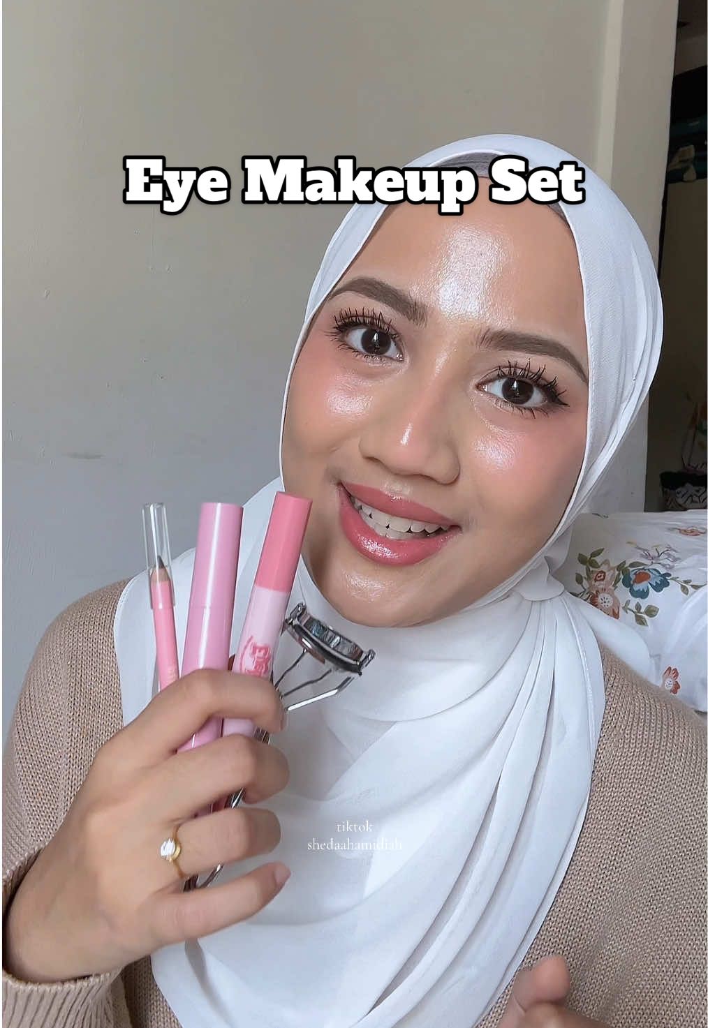 Very beginner friendly. Nanti 9.9 dapat harga promo lagi murr #eyemakeup #eyemakeuptutorial #pinkflashmy #pinkflashmusthave #makeupmurah 