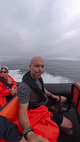 An endless adventure to be had on these 9 volcanic rocks in the middle of the Atlantic. Muitas saudades de um açoriano que vive longe da sua terra natal. #açores #azoresislands #azoreswhatelse #ilhadesaomiguel #ilhaverde     