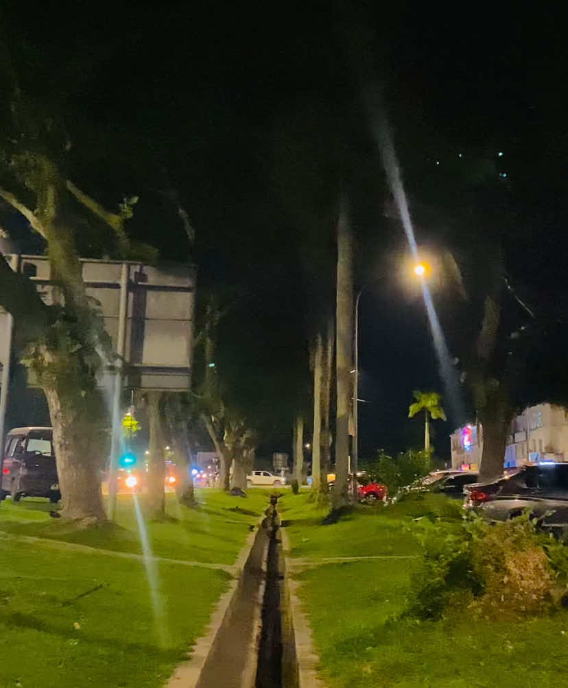 এই শহরে কষ্টের গল্প শোনার সময় কারও নেই, তাই শেষ পর্যন্ত নিজেকেই নিজে সান্ত্বনা দিতে হয় ⋆࿐🥲💔 #nature #viralvideo #fyp #viral #tiktok @TikTok @tiktok creators @TikTok Bangladesh 